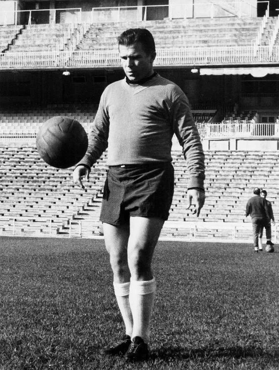 post card Puskas gordo SP.webp